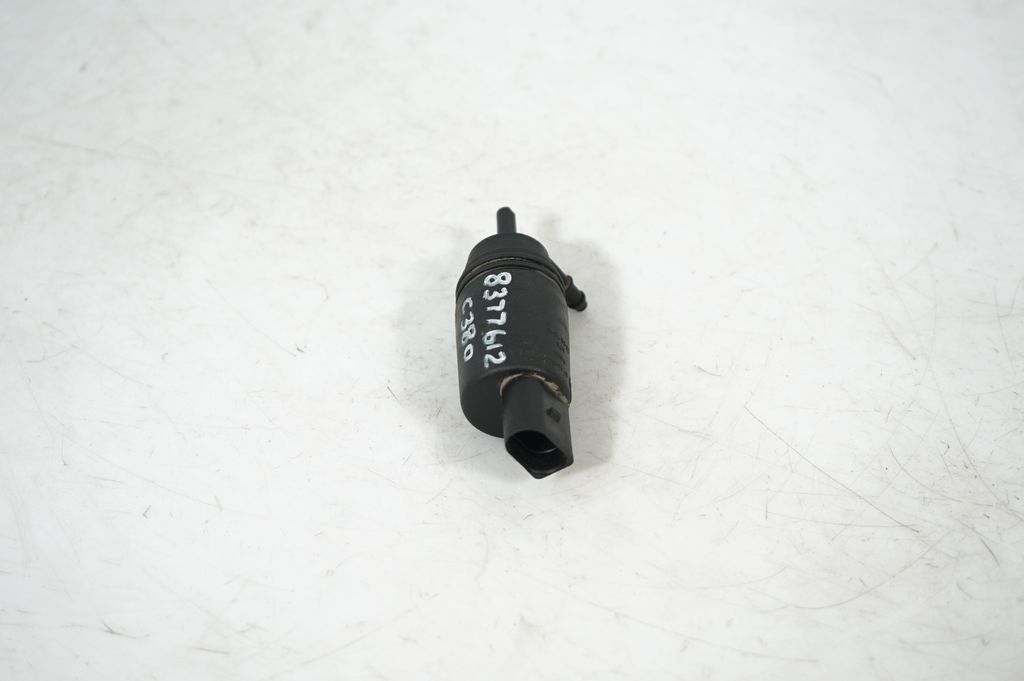 Windscreen/windshield washer pump (2)