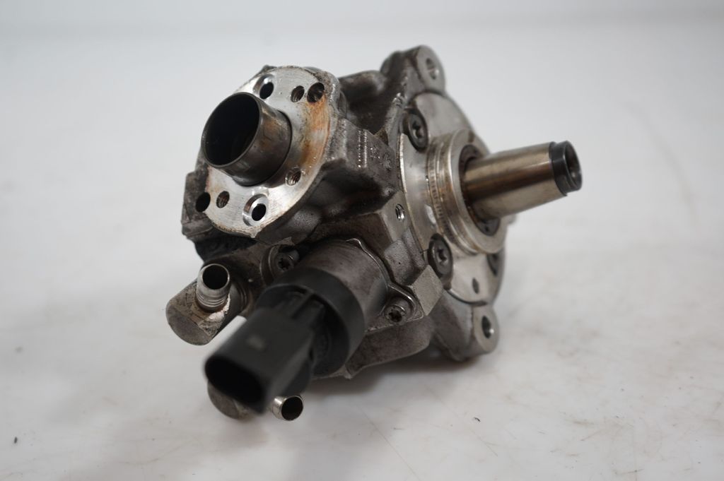 Fuel injection high pressure pump (9)