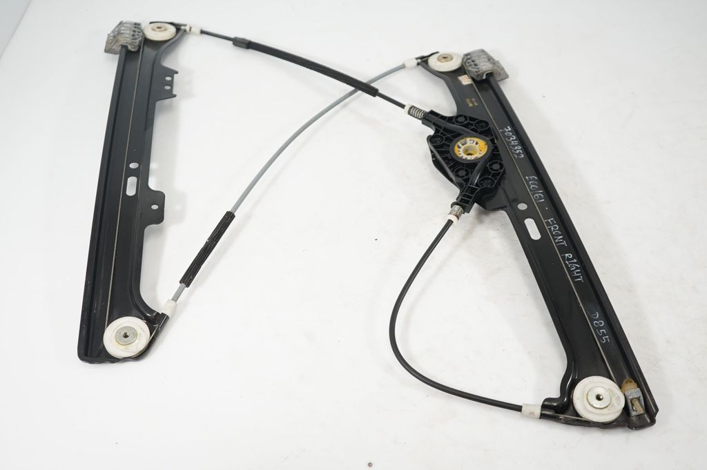 Front door window regulator with motor (2)