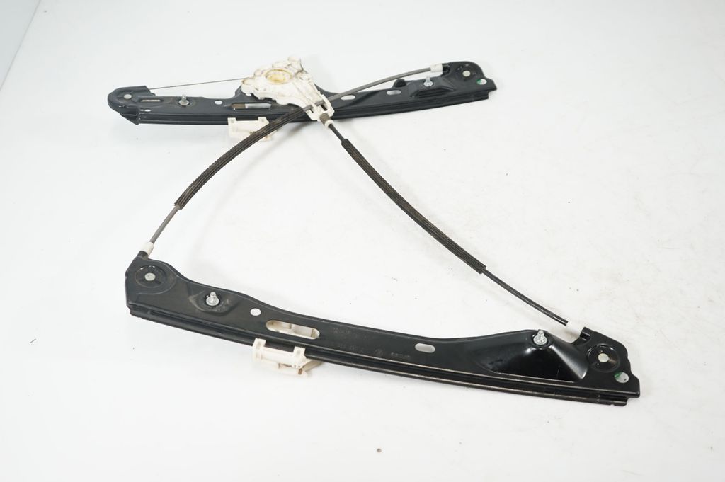 Front door window regulator with motor (5)