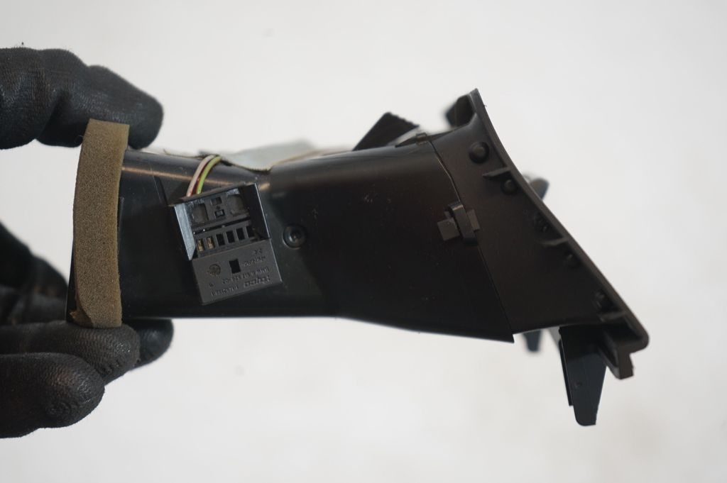 Dashboard side air vent grill/cover trim (8)