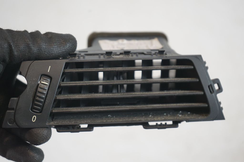 Dashboard side air vent grill/cover trim (7)