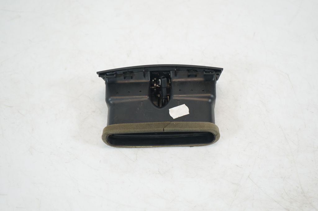 Rear air vent grill (3)