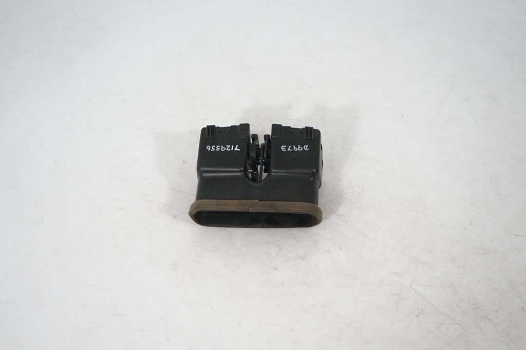 Rear air vent grill (5)