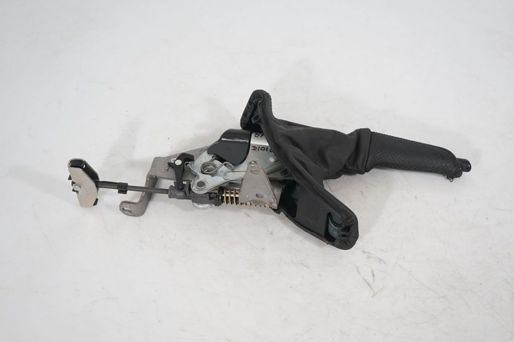 Handbrake/parking brake lever assembly
