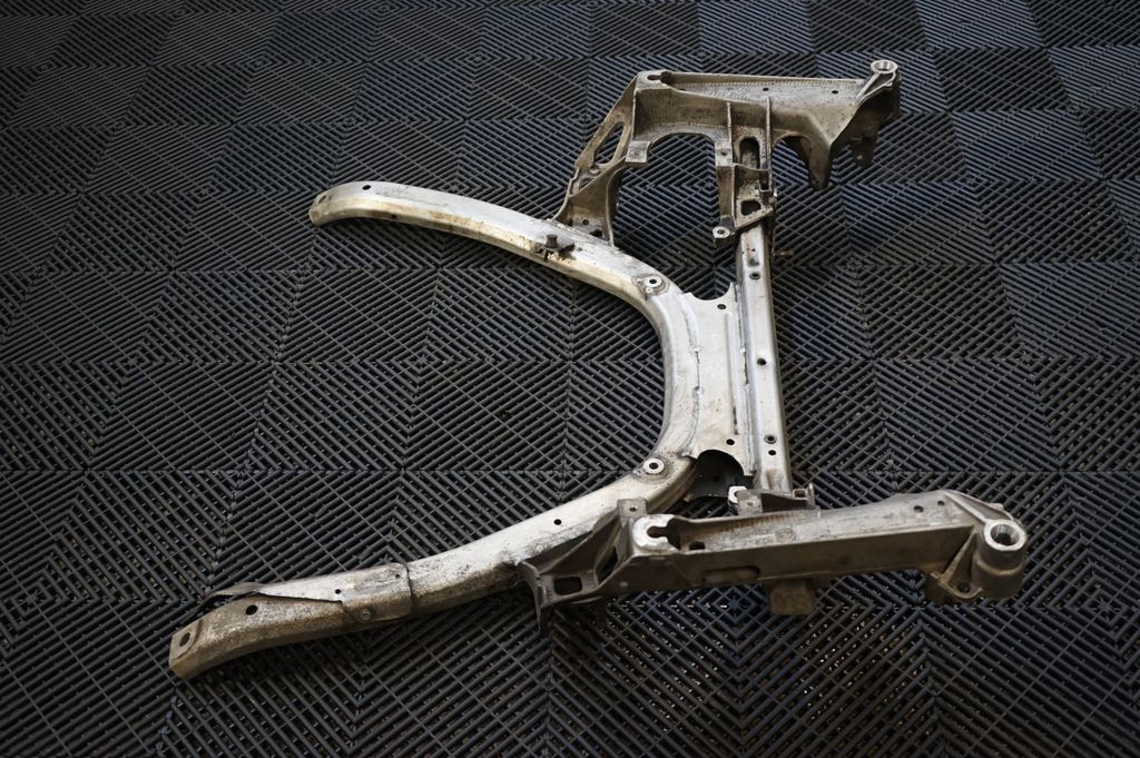 Front subframe (2)