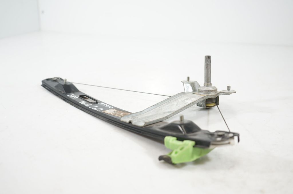 Rear door window regulator with motor (5)