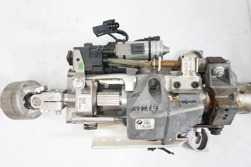 Steering wheel axle (6)