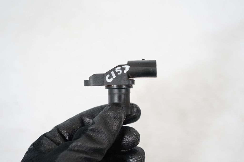 Camshaft position sensor (9)