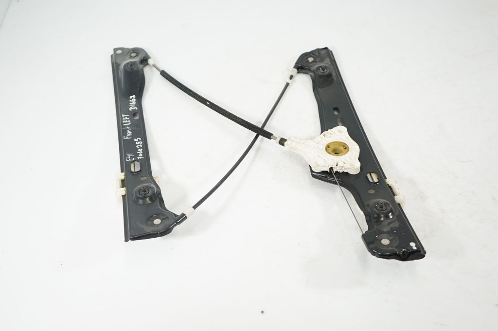 Front door window regulator with motor (4)