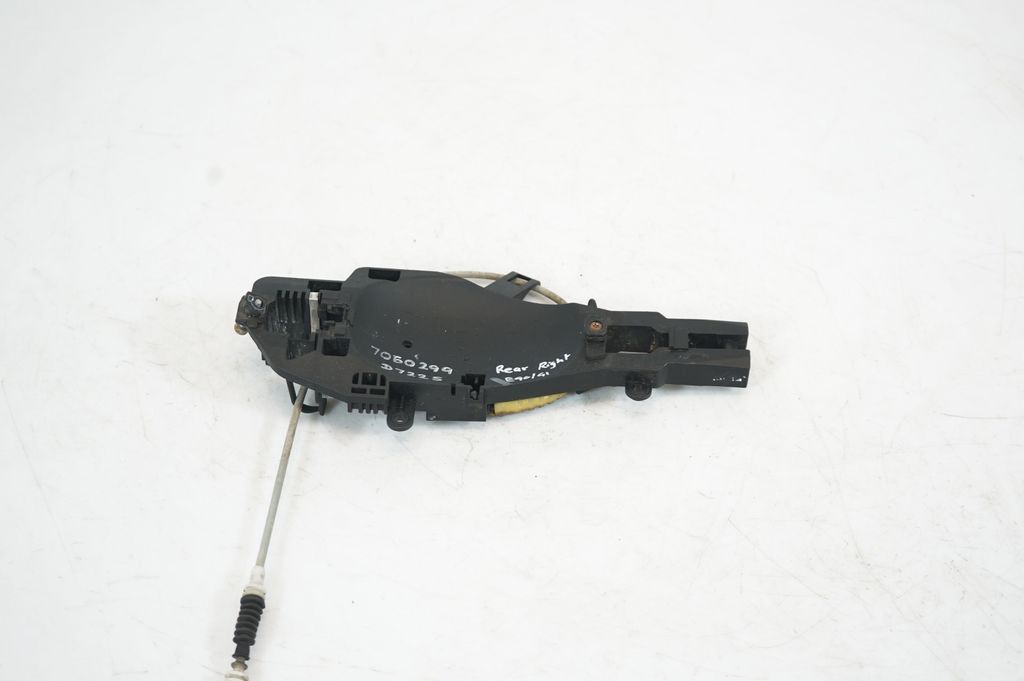 Rear door exterior handle/bracket