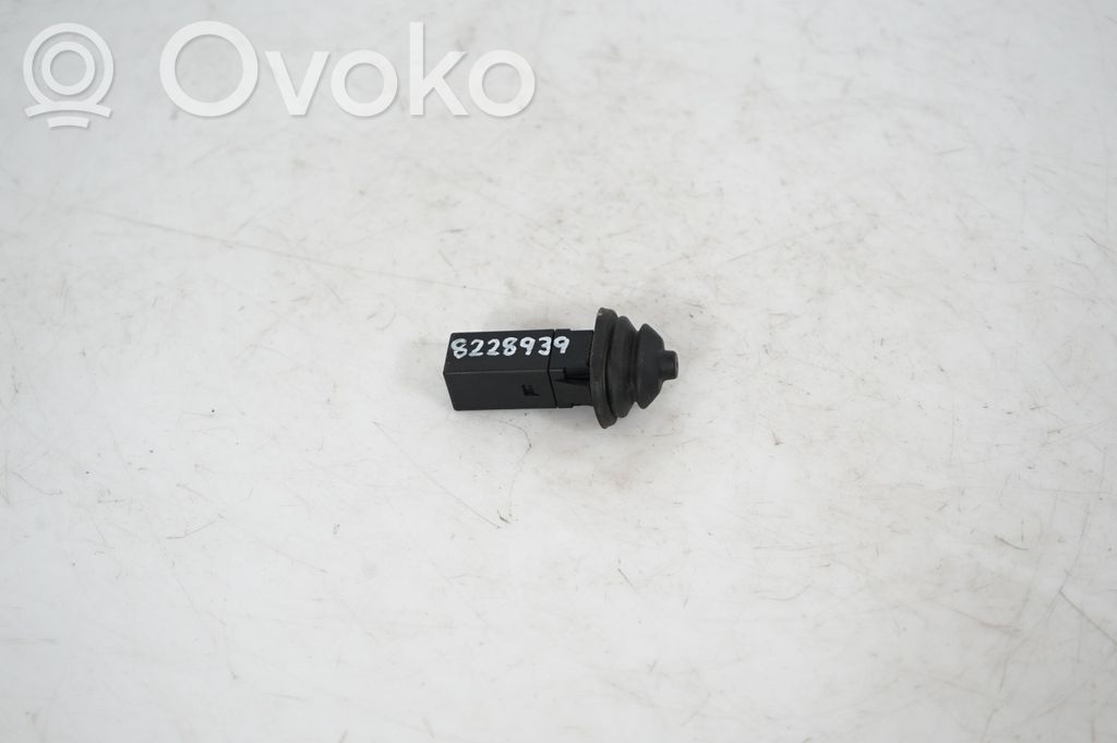 Fuel tank cap lock (5)