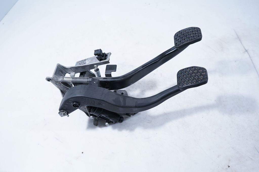 Pedal assembly (3)