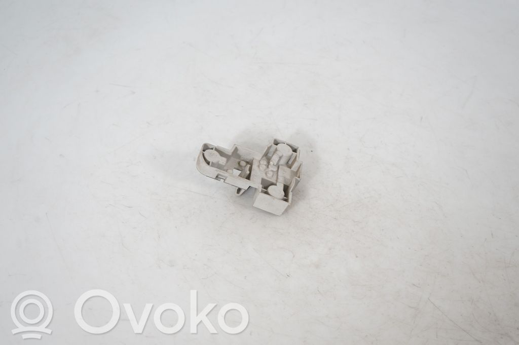 Tail light bulb cover holder (5)