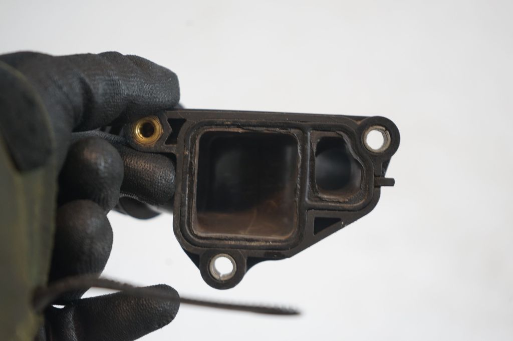 Engine coolant pipe/hose (7)