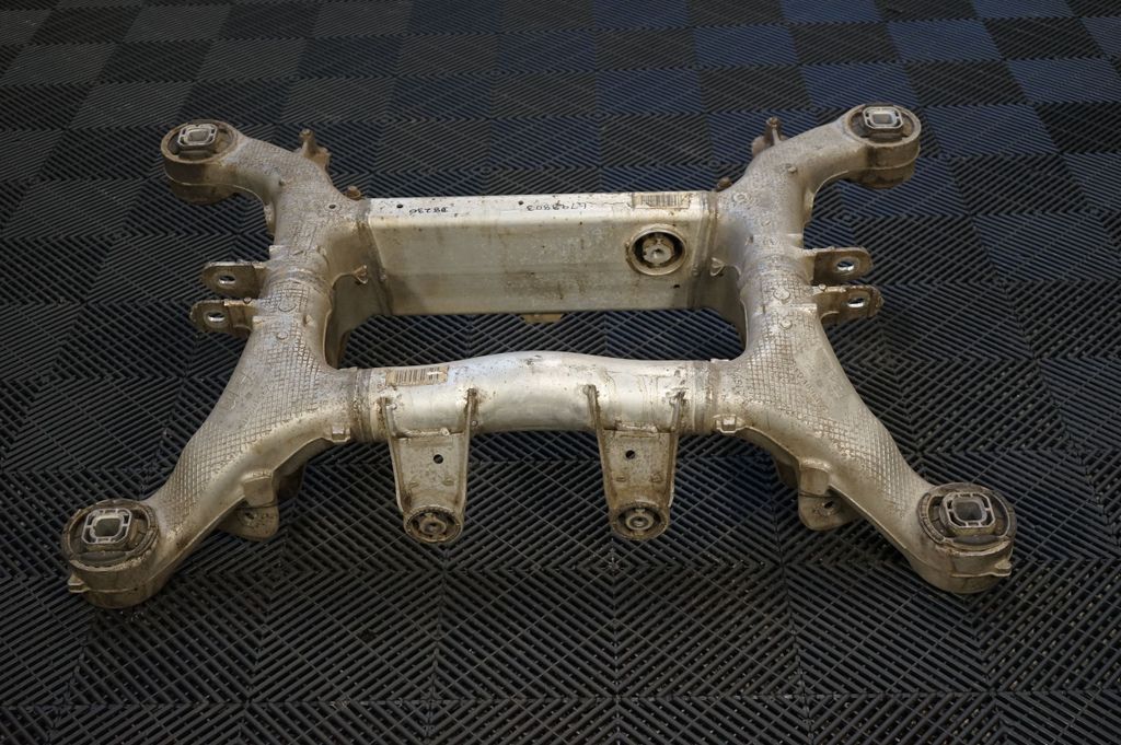 Rear subframe (3)