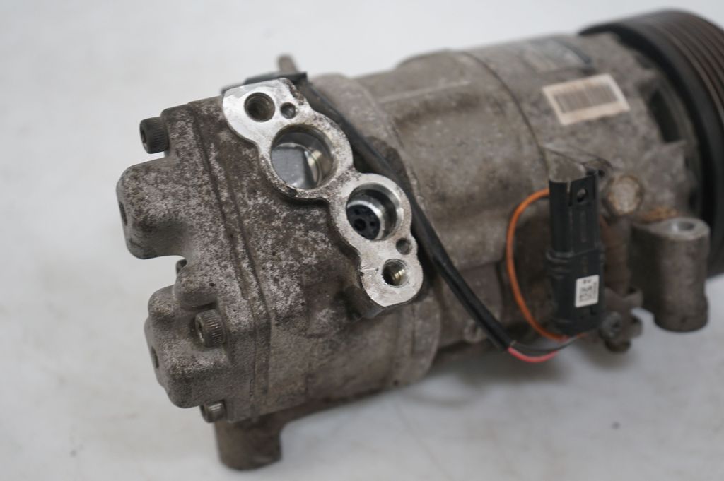 Air conditioning compressor pulley (9)