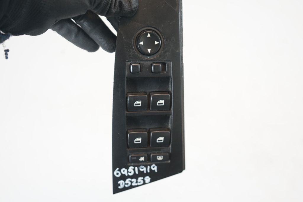 Electric window control switch (8)
