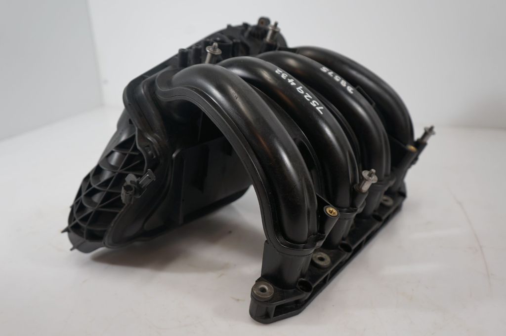 Intake manifold (9)