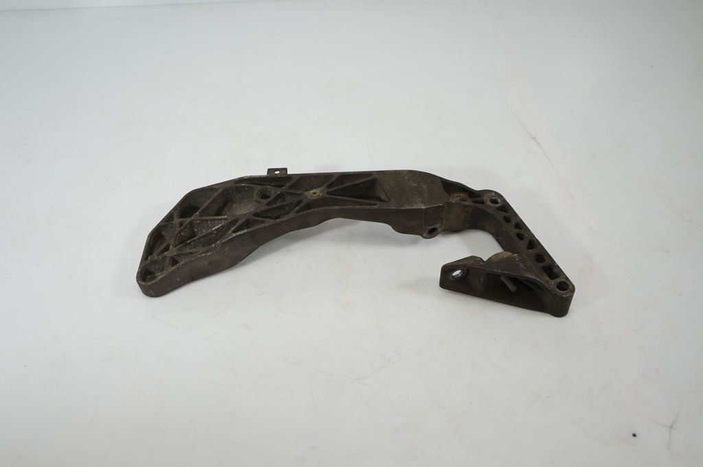 Gearbox mounting bracket (5)