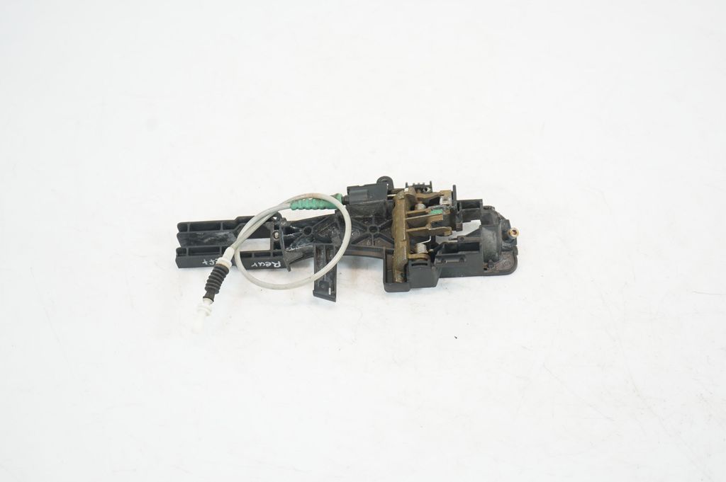 Rear door exterior handle/bracket (5)