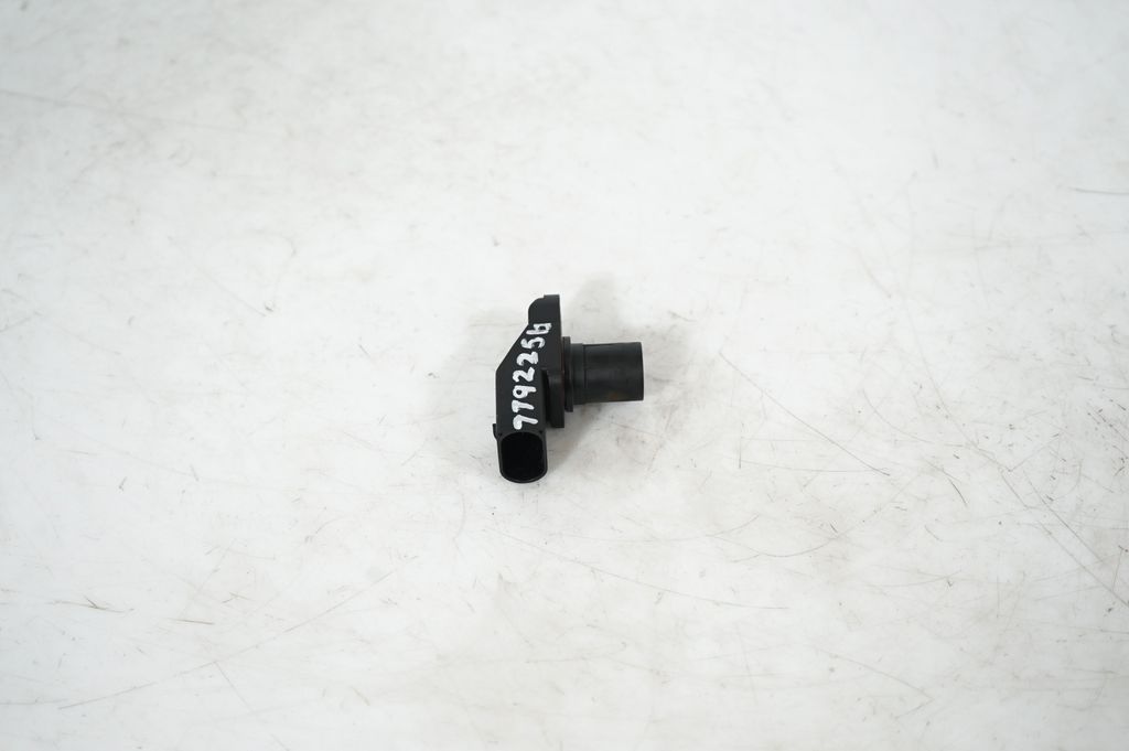 Camshaft position sensor (4)