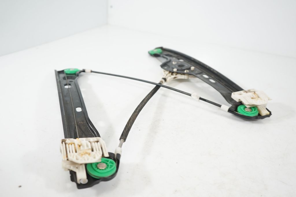 Front door window regulator with motor (6)