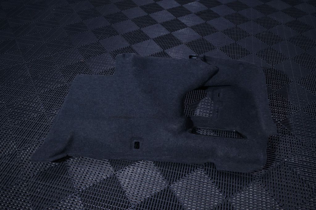 Trunk/boot lower side trim panel (5)