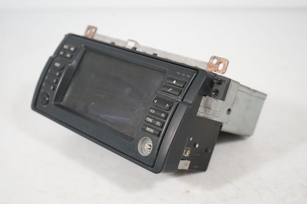 Radio/CD/DVD/GPS head unit (6)