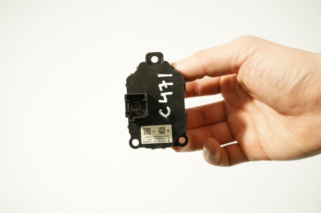 Engine start stop button switch (8)
