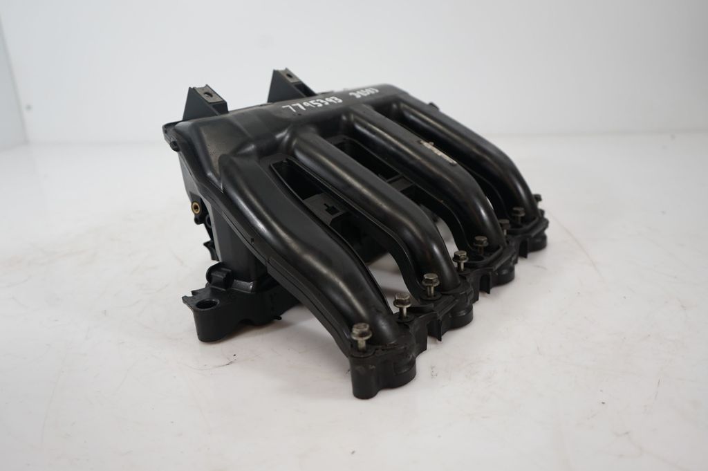 Intake manifold (8)
