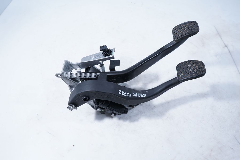 Pedal assembly (3)