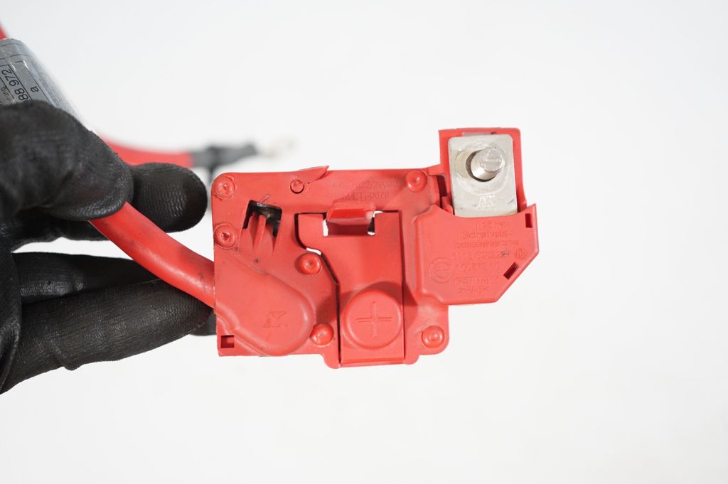 Positive cable (battery) (8)