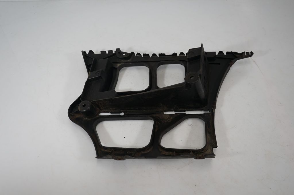 Rear bumper mounting bracket (5)