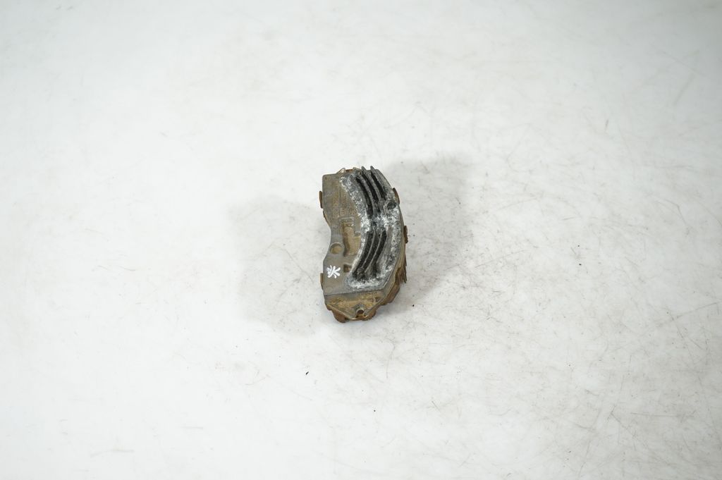 Heater blower motor/fan resistor (2)