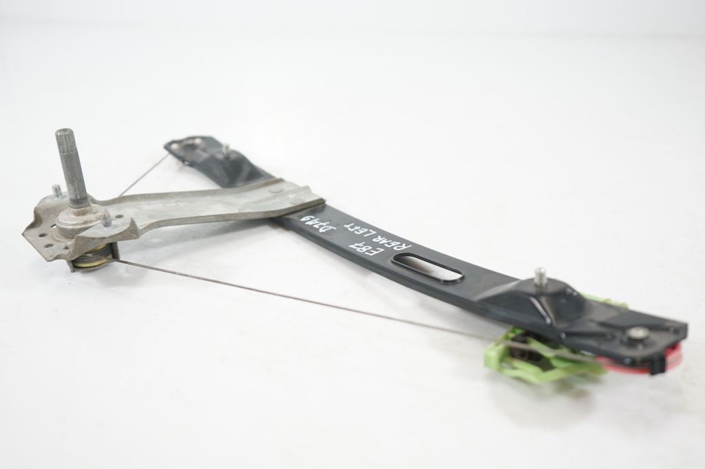 Rear door window regulator with motor (5)