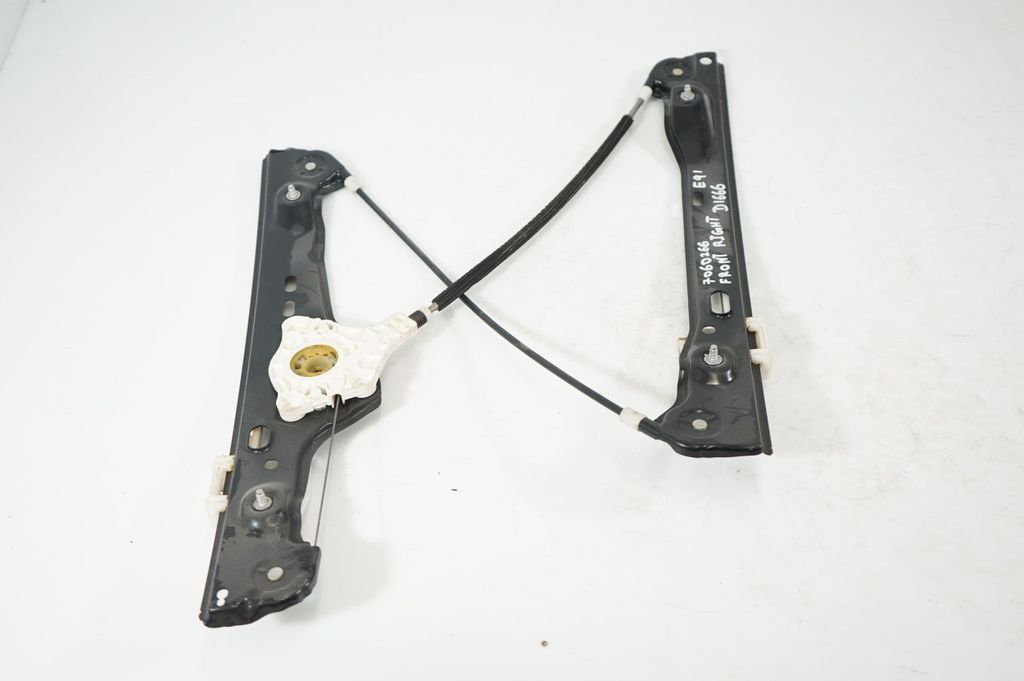 Front door window regulator with motor (4)