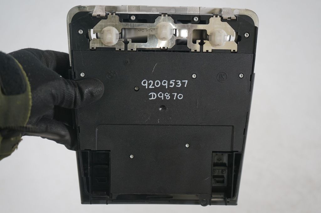 Front seat light (8)