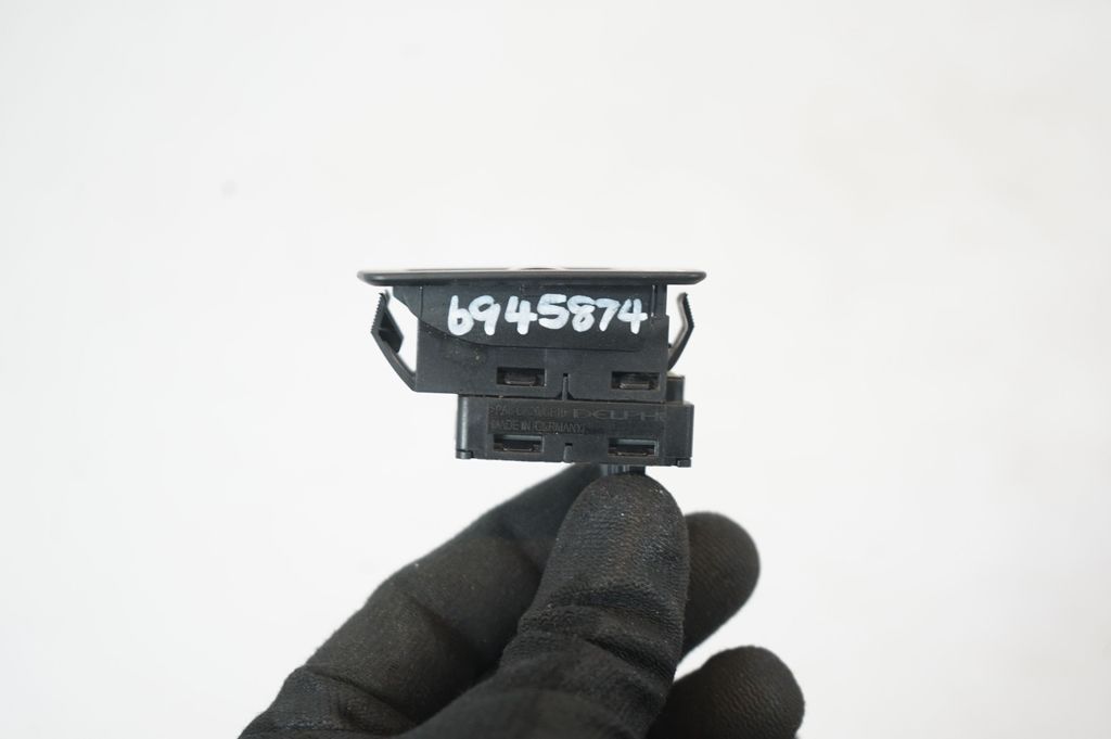 Hazard light switch (7)