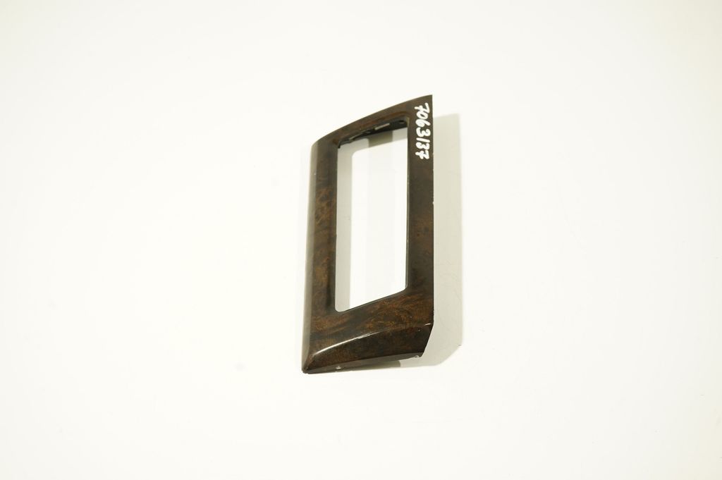 Dashboard glove box trim (2)
