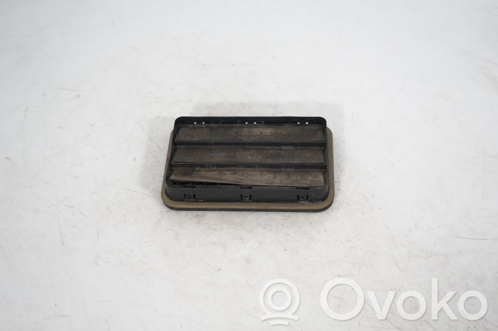 Quarter panel pressure vent (5)