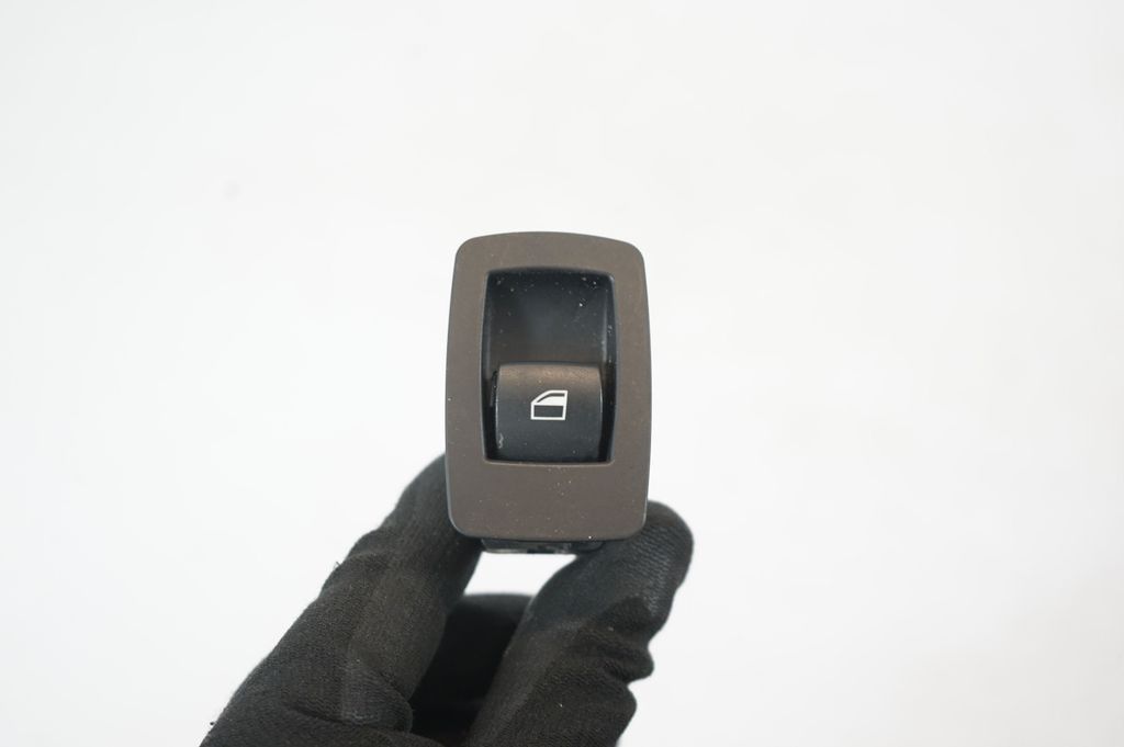 Electric window control switch (4)