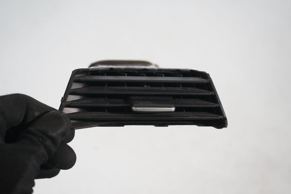 Dashboard side air vent grill/cover trim (6)