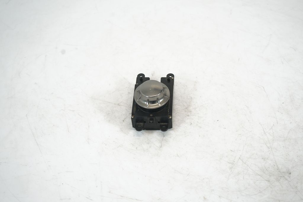 Multifunctional control switch/knob (3)