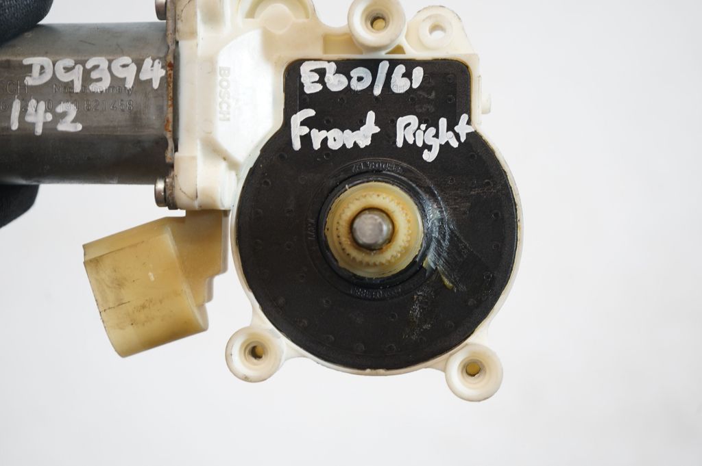 Front door window regulator with motor (7)