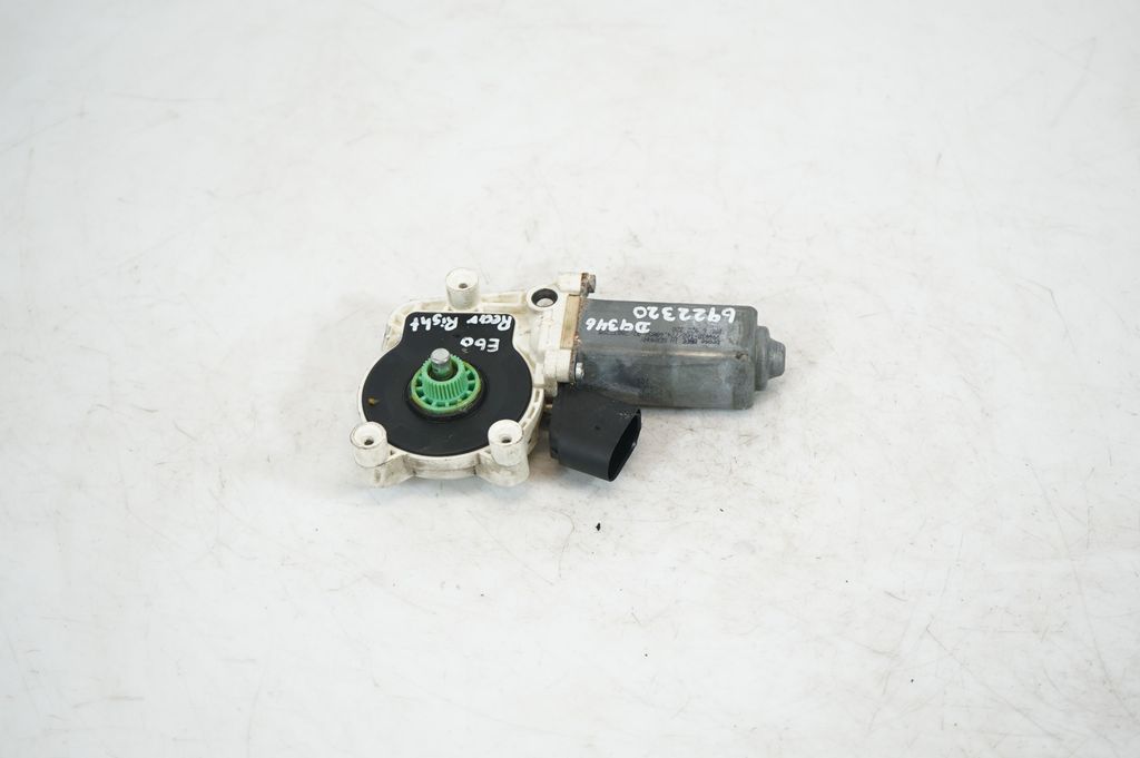 Rear door window regulator with motor (3)