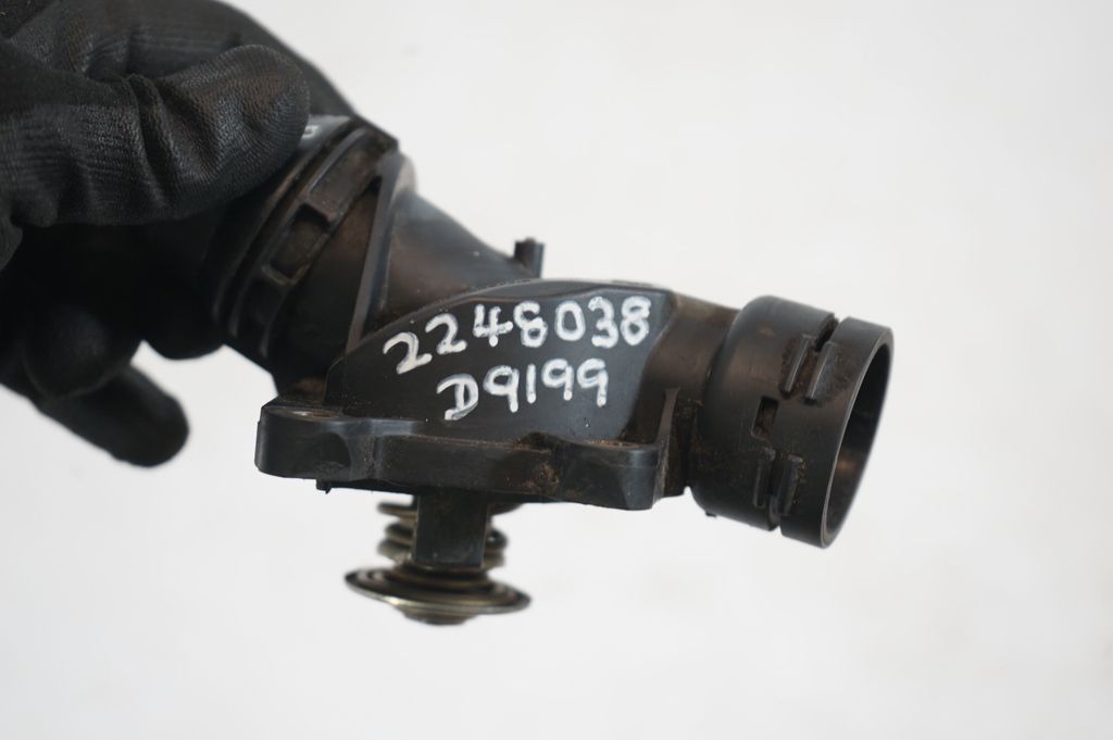 Thermostat/thermostat housing (9)