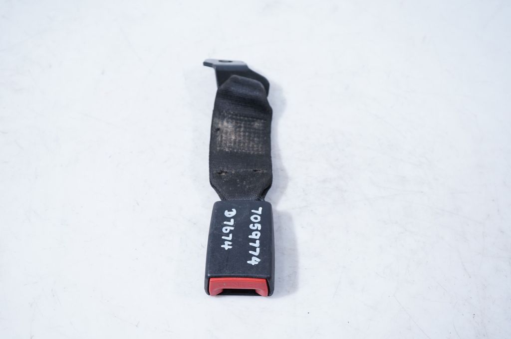 Rear seatbelt buckle (2)