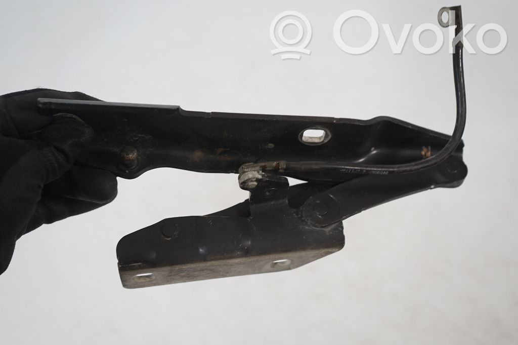 Engine bonnet/hood hinges (6)