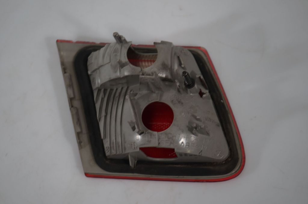 Tailgate rear/tail lights (7)